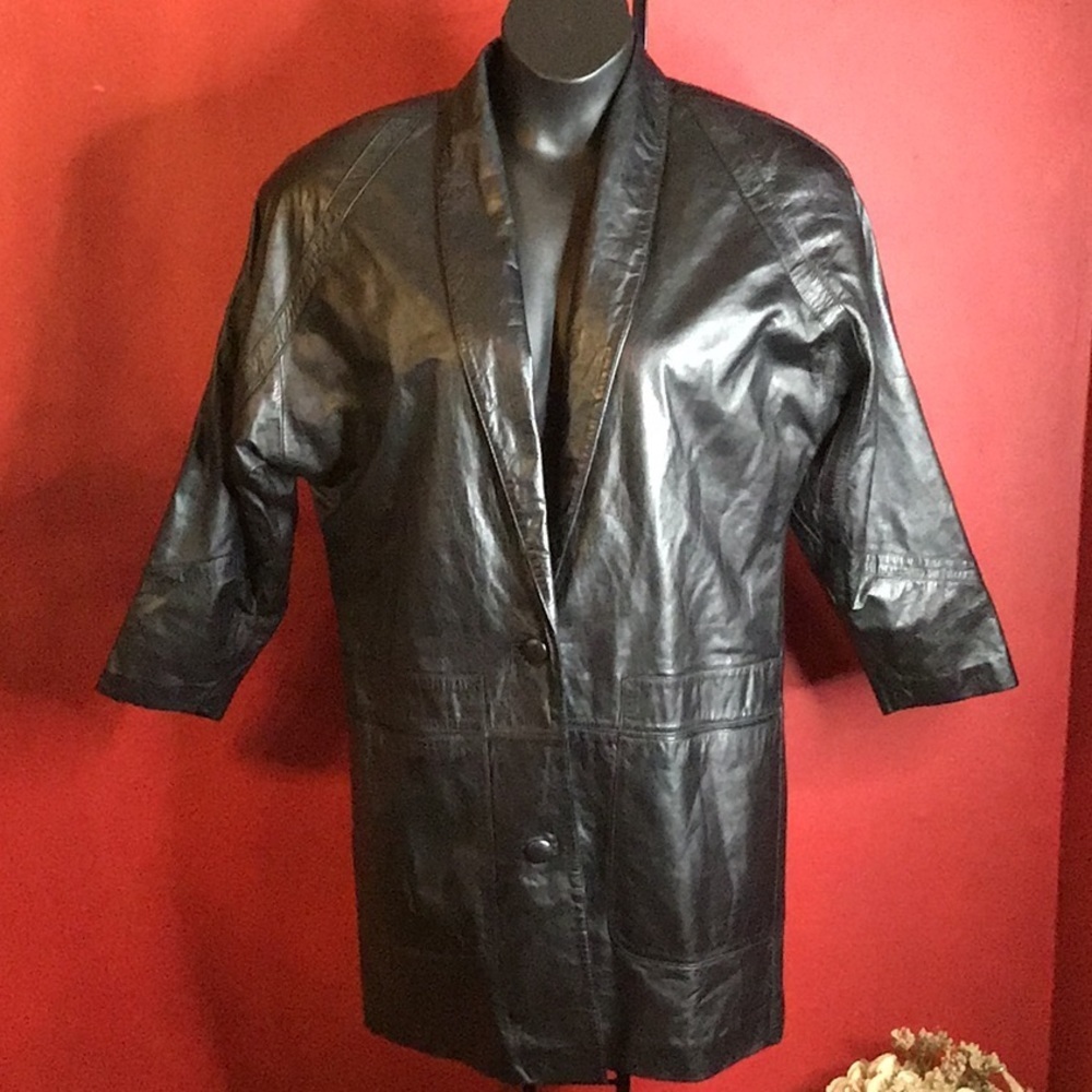 JARROD’S LEATHER COAT SIZE S*